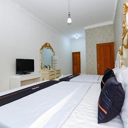 Guest House Gethsemane Salatiga Exterior photo