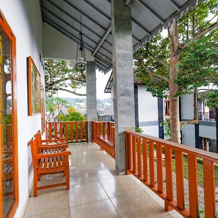 Guest House Gethsemane Salatiga Exterior photo