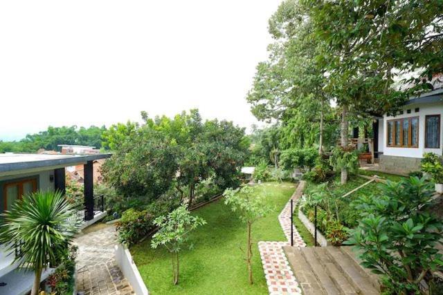 Guest House Gethsemane Salatiga Exterior photo