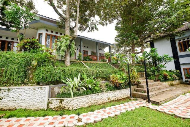 Guest House Gethsemane Salatiga Exterior photo